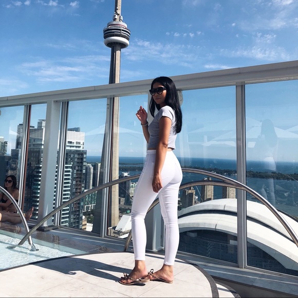 Meet your Posher, Stephanie - Picture 1 of 1